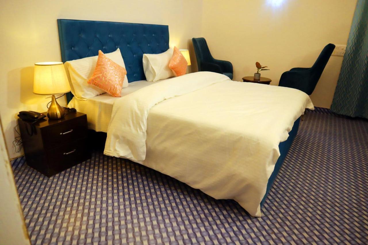 Jay Ally - Boutique Hotel Nuova Delhi Esterno foto